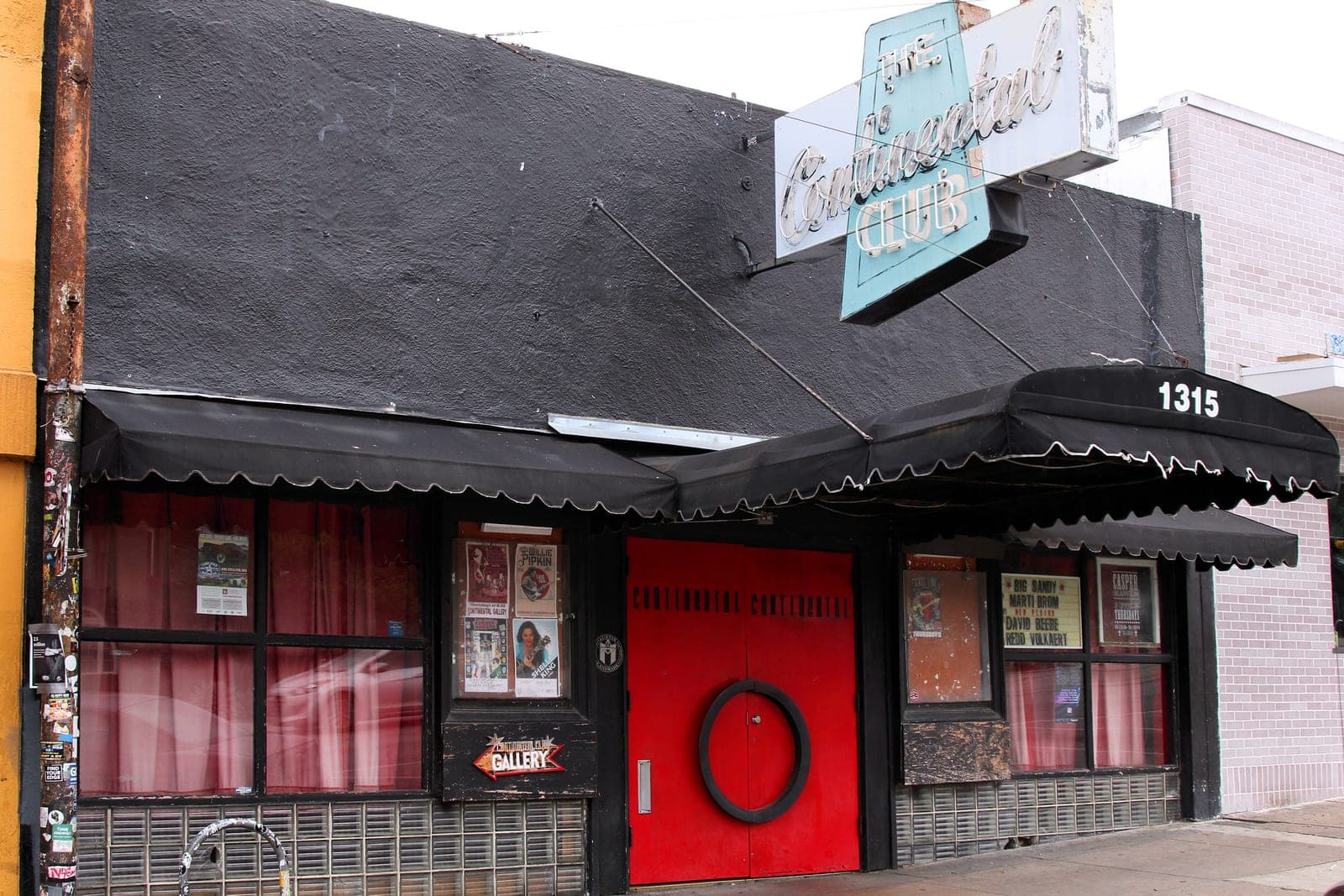 A Comprehensive History of Austin's Art Scene: From Counterculture to Cultural Capital (Local History)