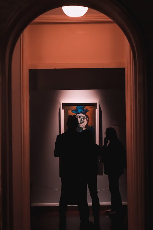 Comparison of artistic styles showing the visual differences between Impressionist, Expressionist, and Cubist approaches to the same subject